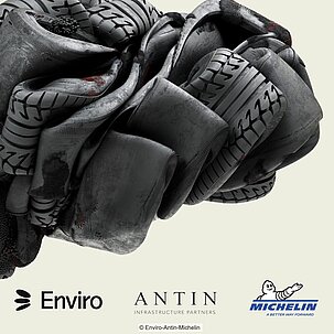 Altreifen auf Haufen vor hellem Hintergrund, darunter Logos von Enviro, Antin und Michelin