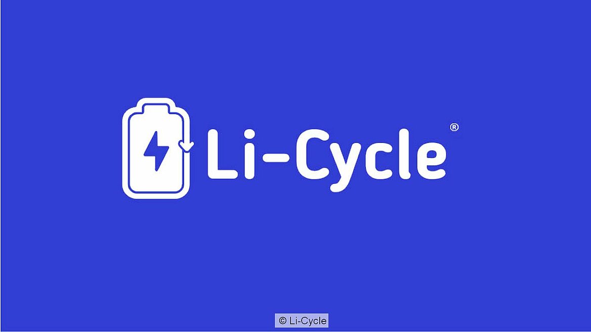 Weißes Li-Cycle-Logo auf blauem Hintergrund.