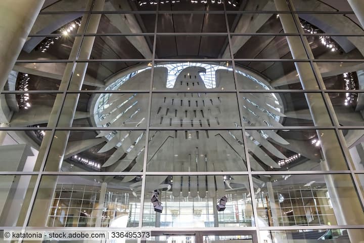 Bundesadler am Eingang zum Plenarsaal des Bundestags