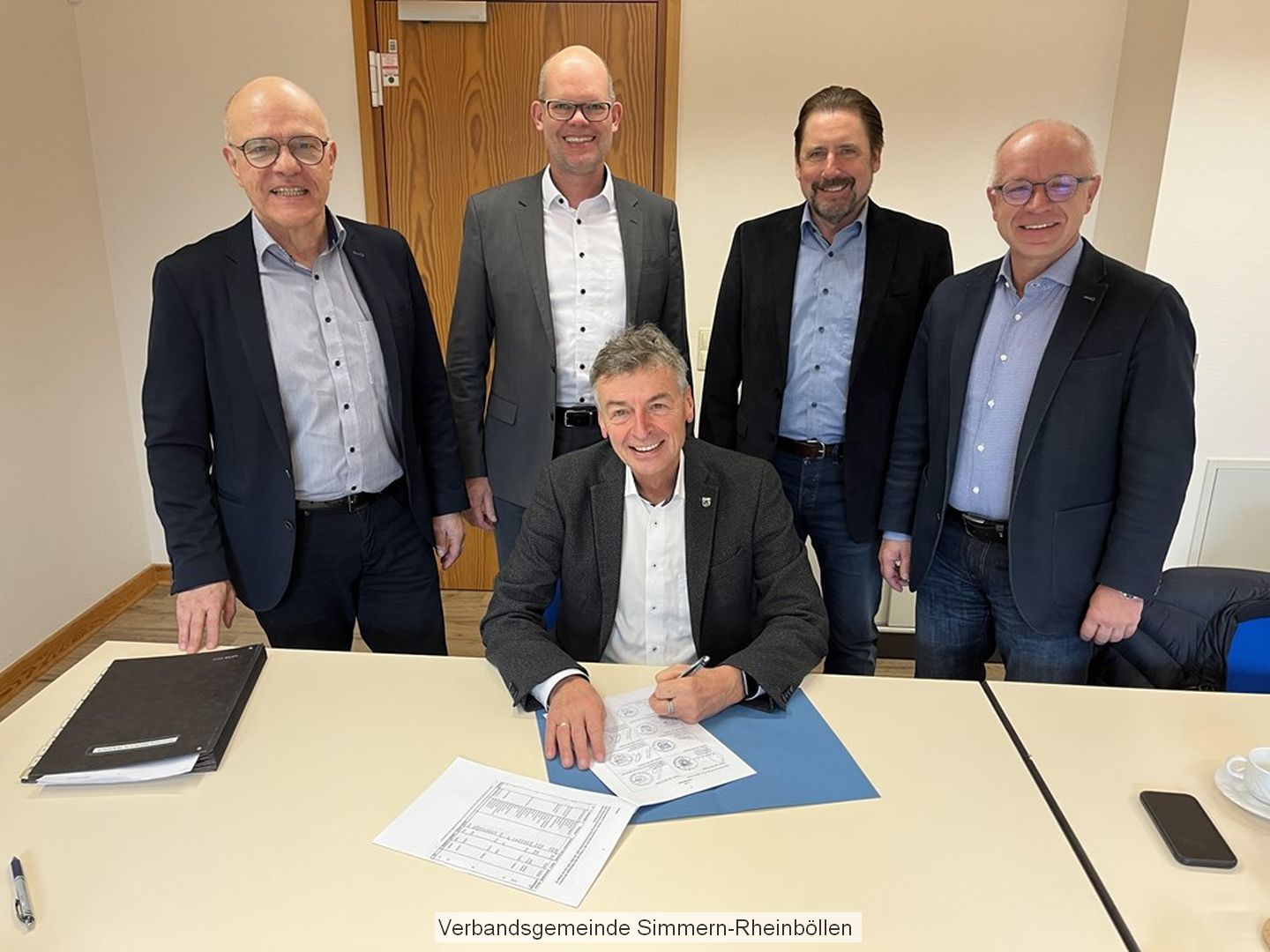 Unterzeichnung der Beitrittsatzung zur Gründung der KK RHK AöR durch die Bürgermeister am 08.12.2022